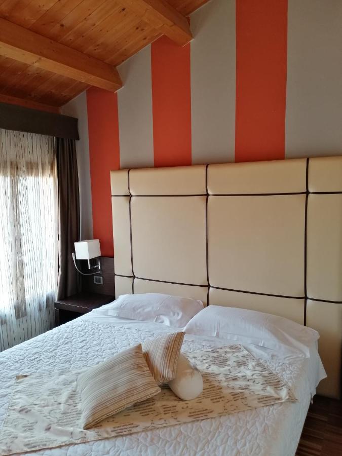 Albergo Minuetto Adria Bagian luar foto