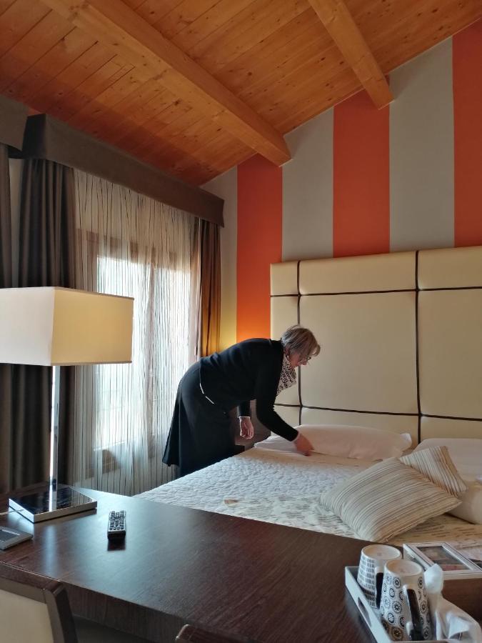 Albergo Minuetto Adria Bagian luar foto