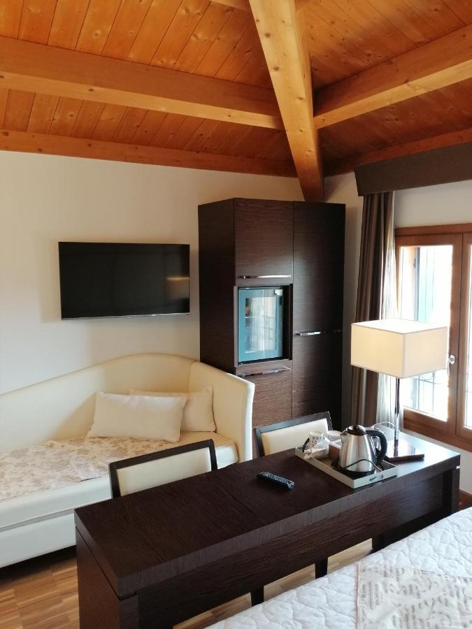 Albergo Minuetto Adria Bagian luar foto