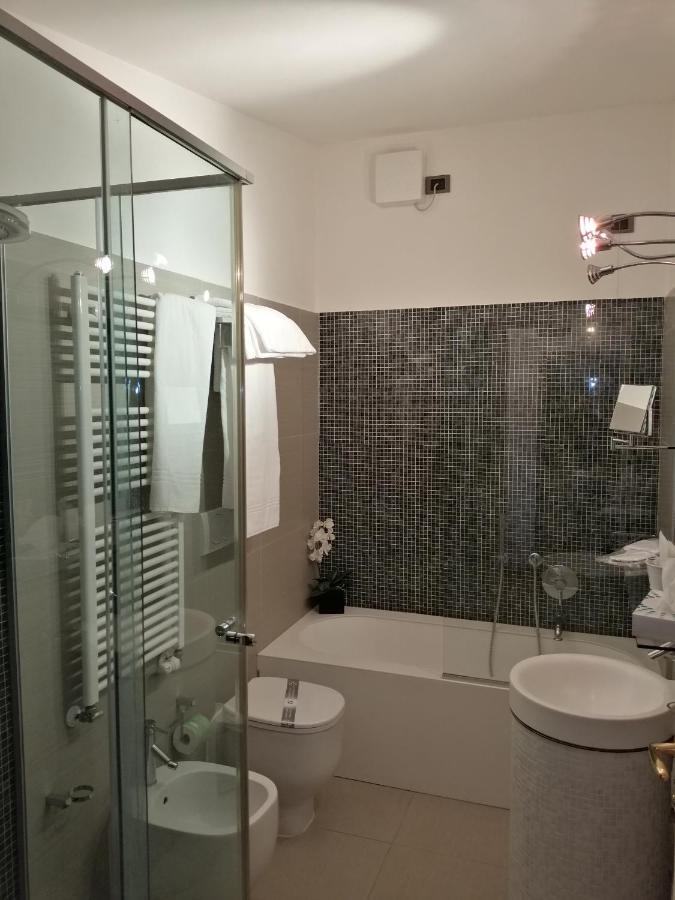 Albergo Minuetto Adria Bagian luar foto